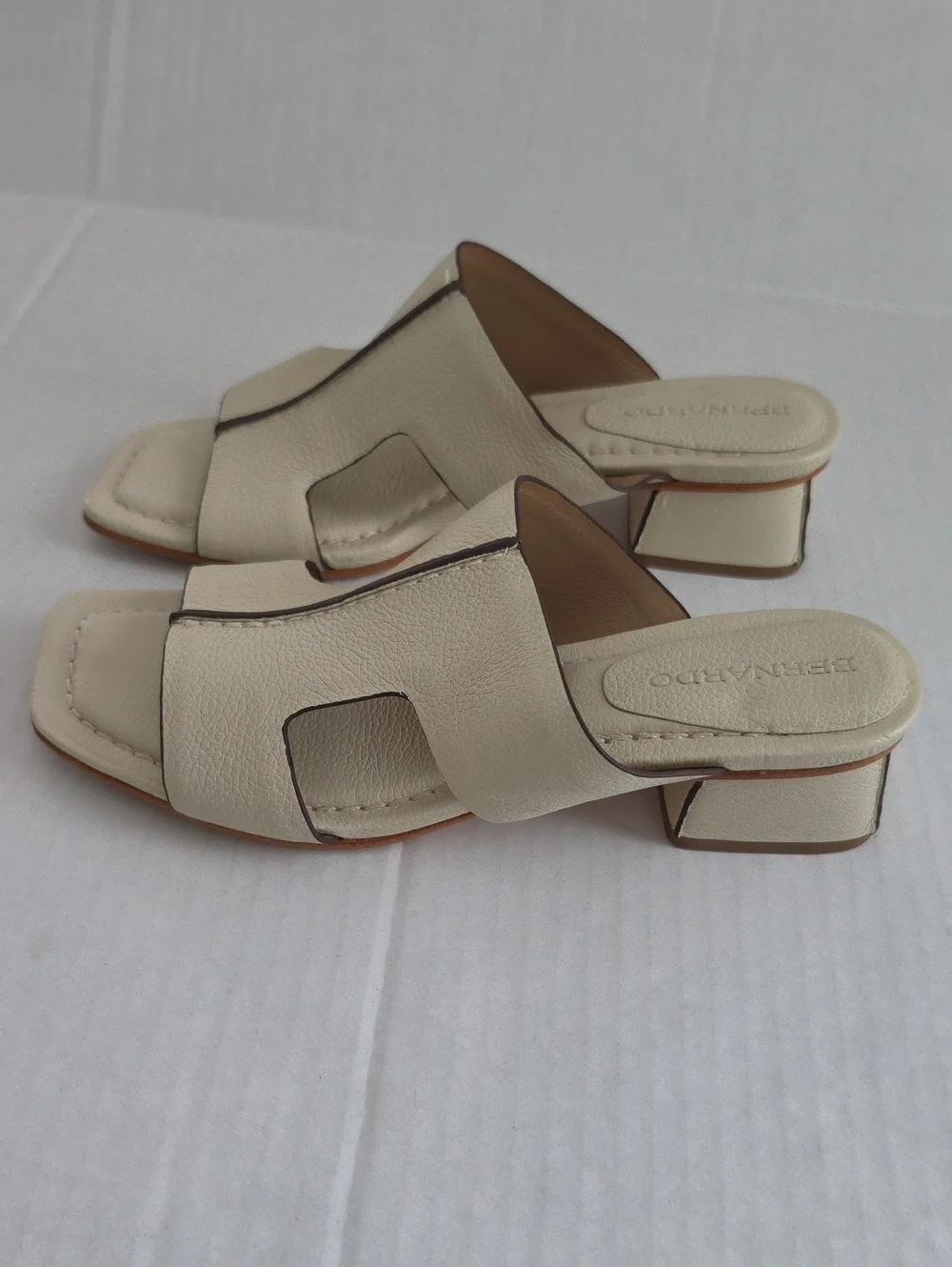 Bernardo Jewel Cream Leather Heeled Slide Sandal Women 7.5